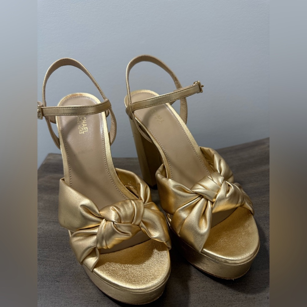 Michael Kors plataform Gold Shoes - Picture 10 of 14